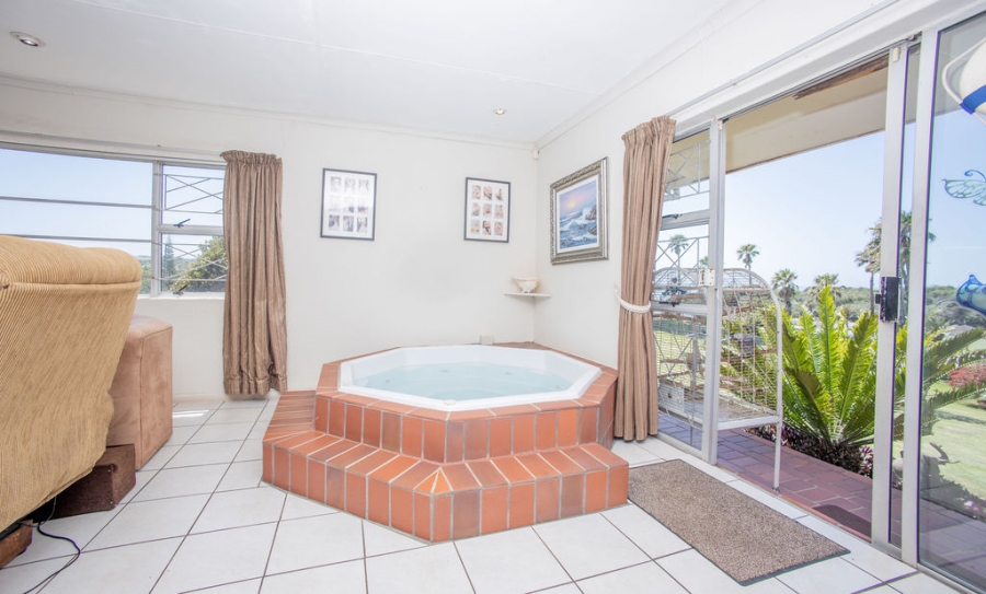 4 Bedroom Property for Sale in Queensberry Bay Eastern Cape